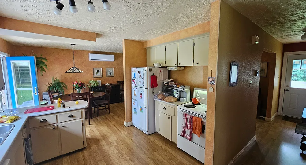 Kitchen before renovation project began